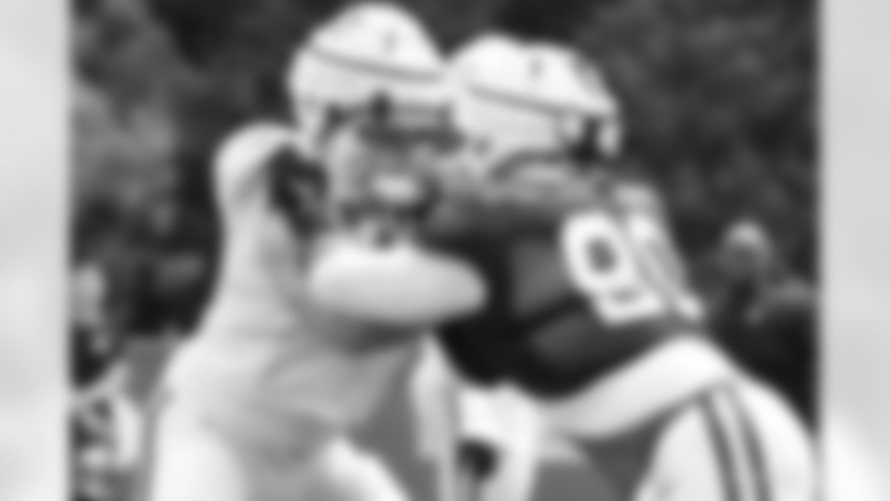 78 C Ryan Kelly, #90 DT Grover Stewart