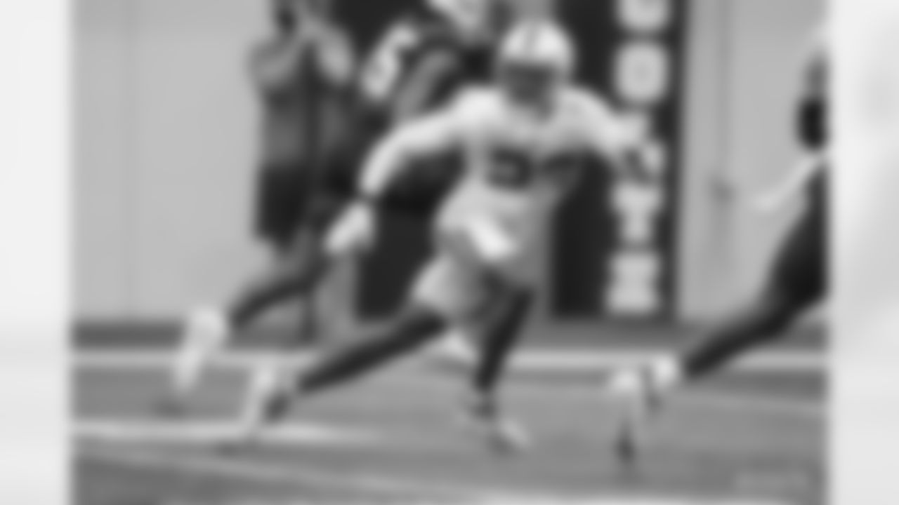 23 CB Kenny Moore II