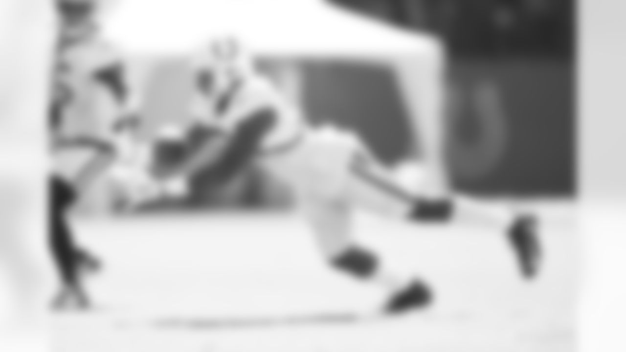 53 LB Darius Leonard