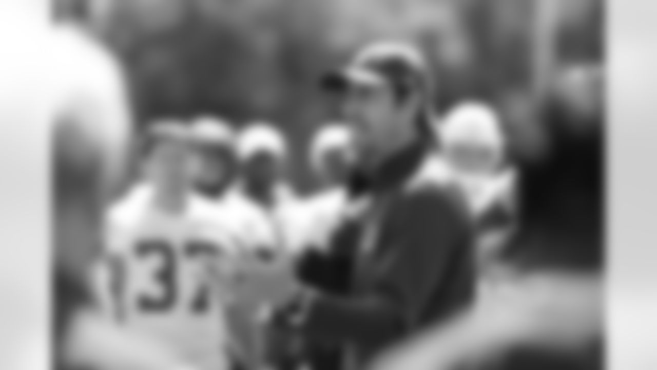 Shane Steichen Head Coach
Players practice during voluntary minicamp offseason workouts.
