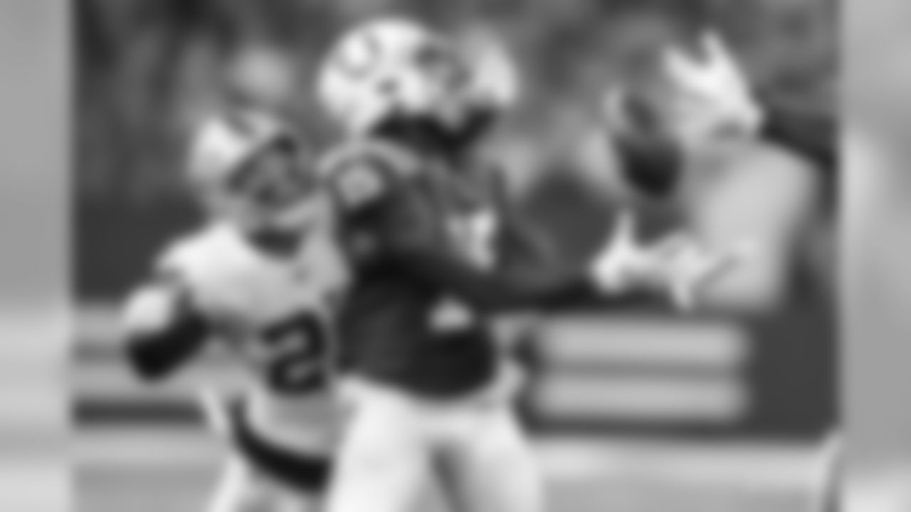 15 wide receiver Parris Campbell