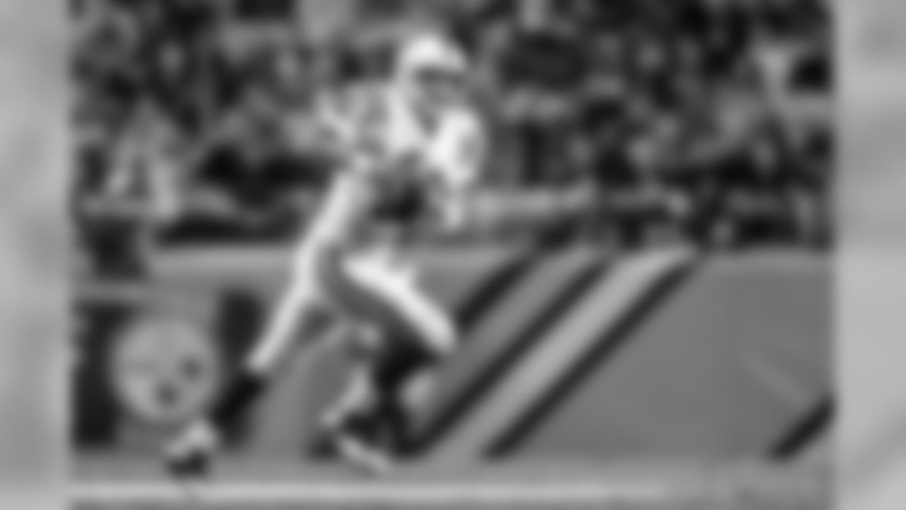 16 Tolzien, Scott QB 6-2 215 30 7 Wisconsin