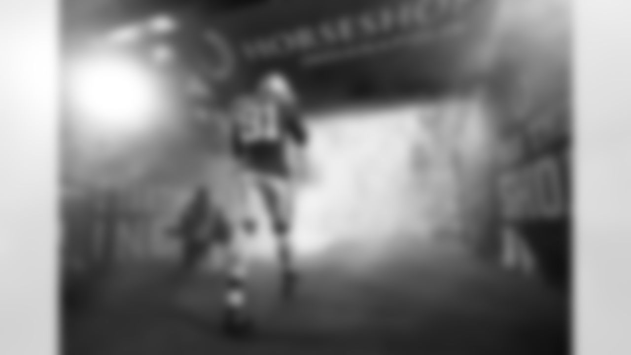 91 DE Yannick Ngakoue