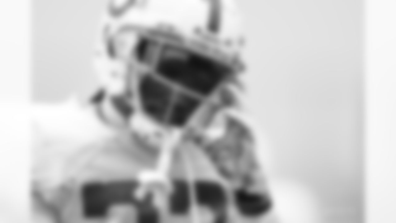 23 CB Kenny Moore II