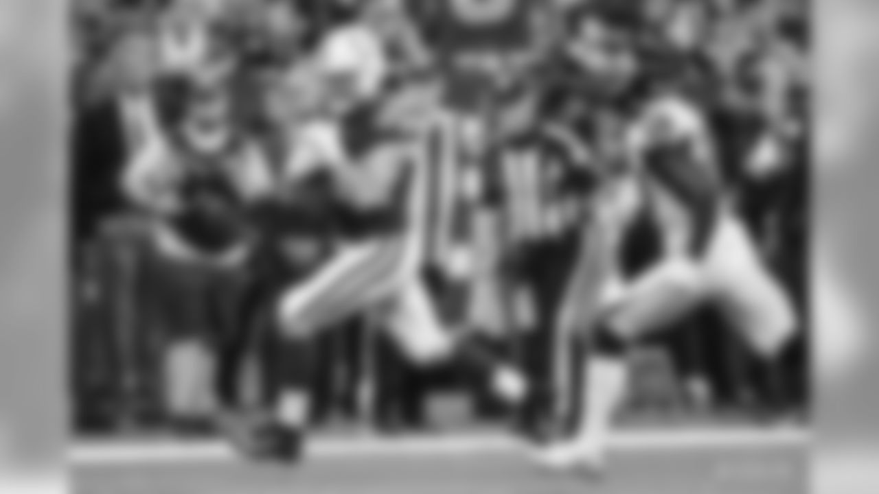 84 tight end Jack Doyle