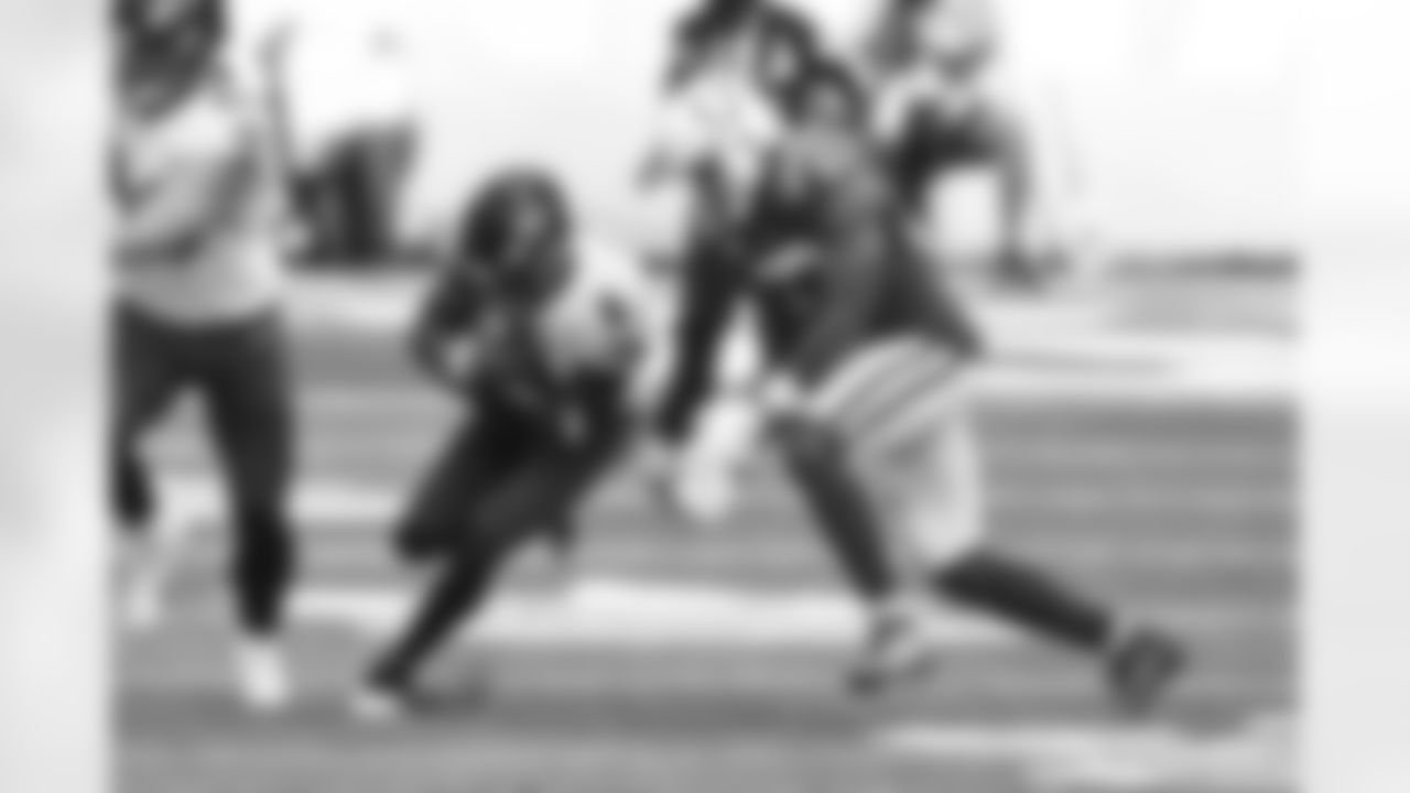 53 LB Darius Leonard