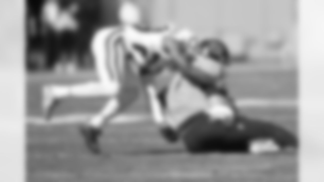 23 CB Kenny Moore II