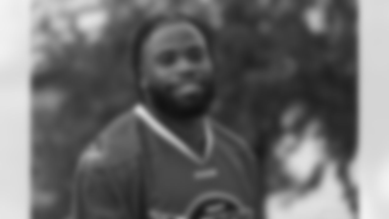 23 CB Kenny Moore II