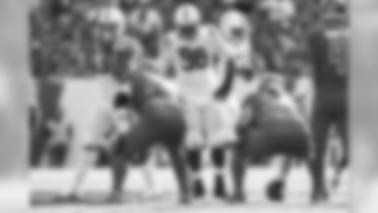 96 tackle Denico Autry