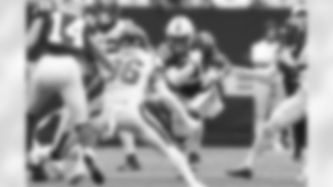 21 RB Nyheim Hines