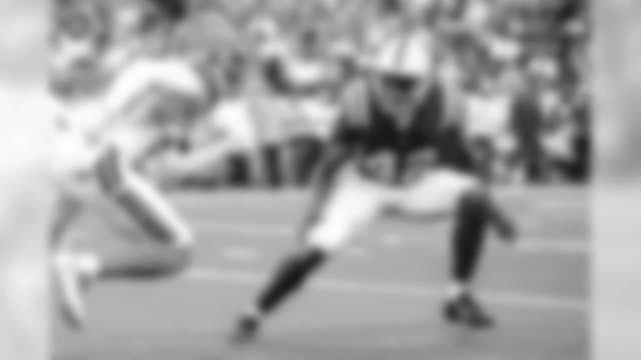 42 Moore II, Kenny CB 5-9 190 22 R Valdosta State