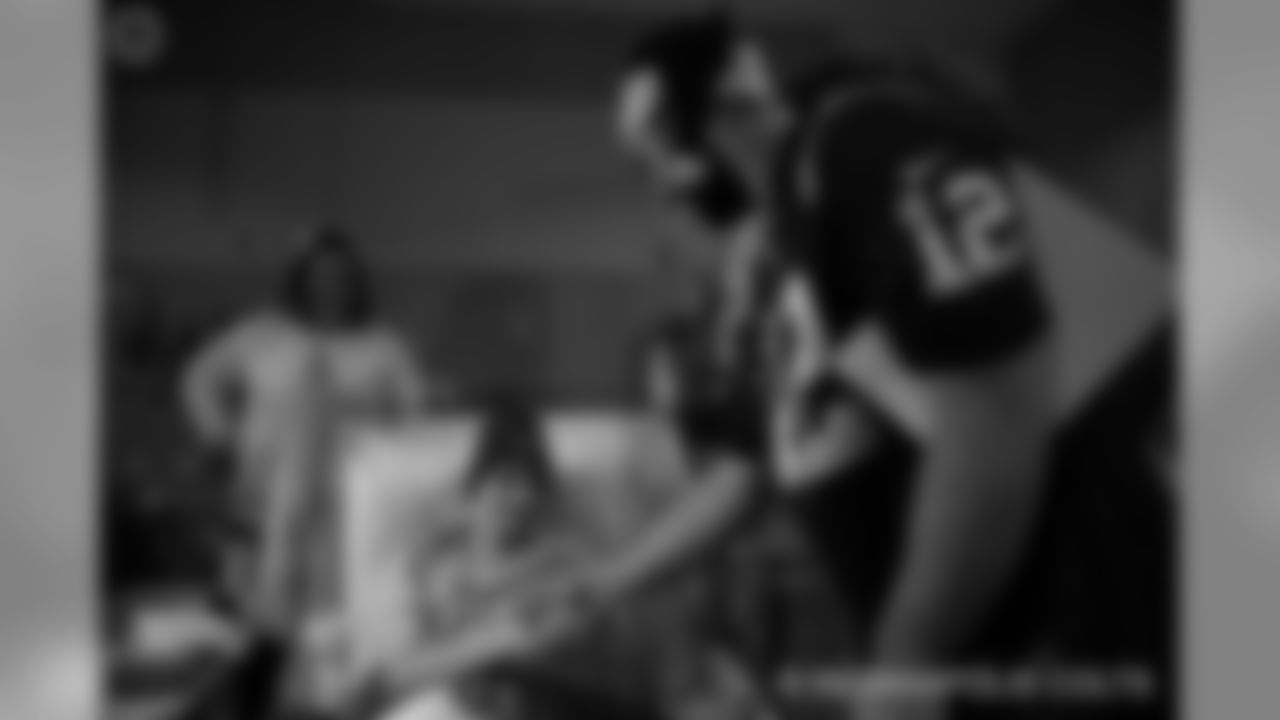 2018_1217_RileyCaroling0258
