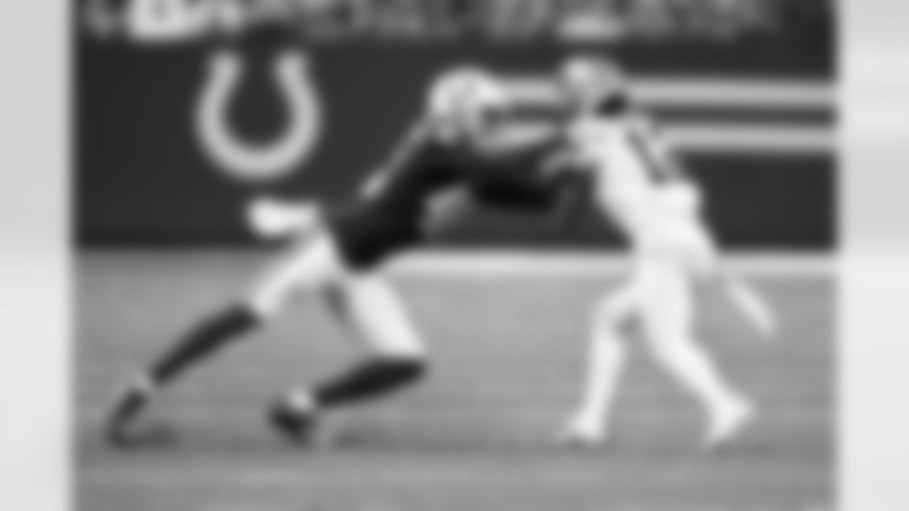 40 CB Jaylon Jones