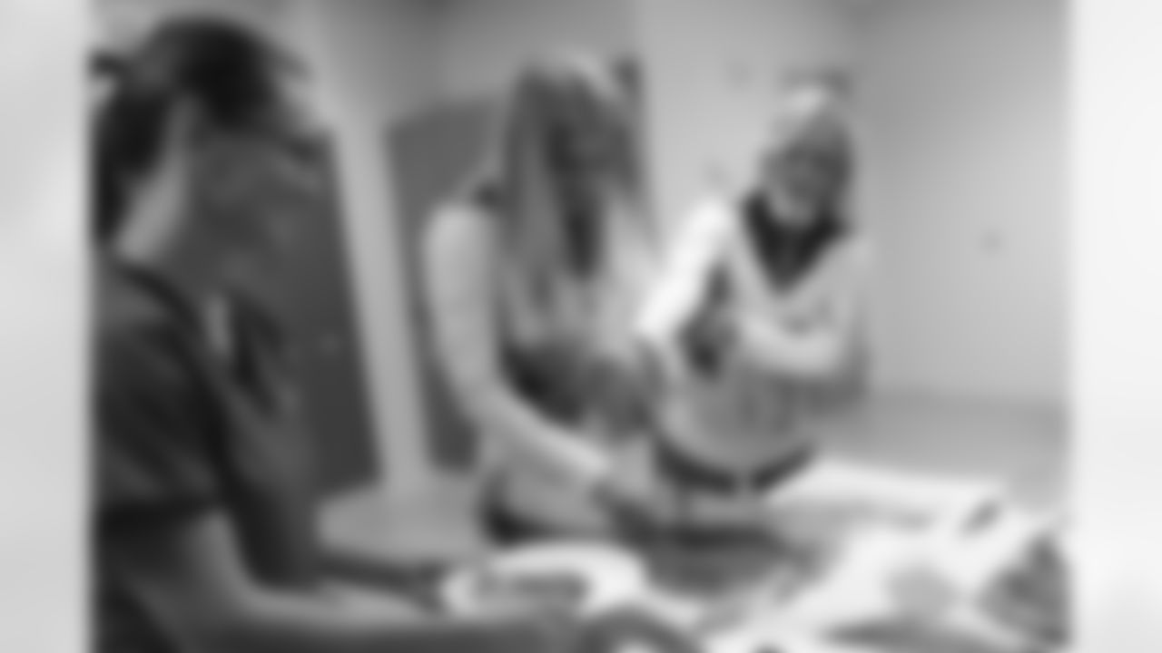 2018_1019_NursePizzaEvent_0086