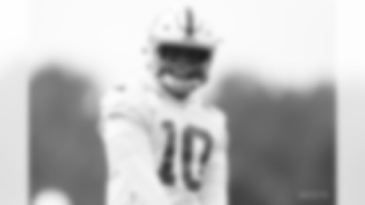 53 LB Darius Leonard