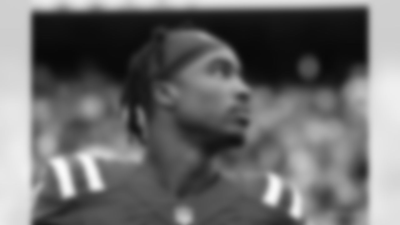 17 WR Mike Strachan