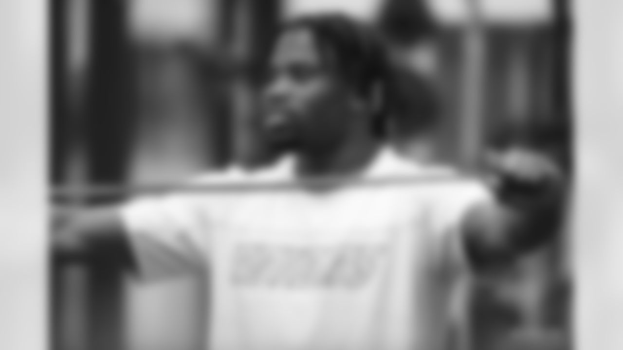 23 CB Kenny Moore II