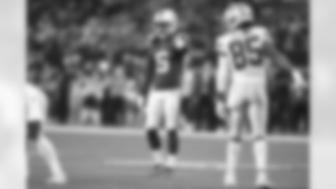 5 CB Stephon Gilmore