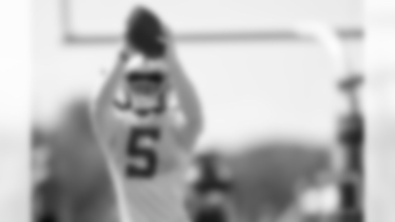 5 CB Stephon Gilmore