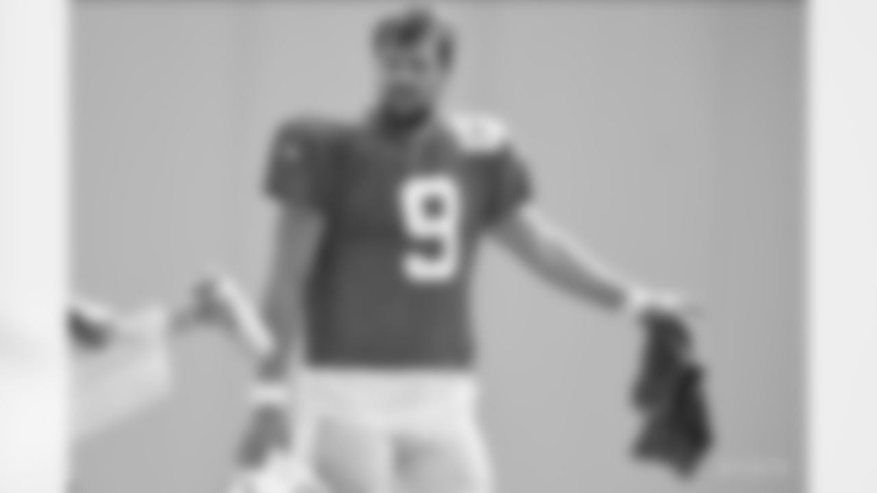 Jacob Eason #9 QB 6-6 231lbs 22yrs Exp R Washington