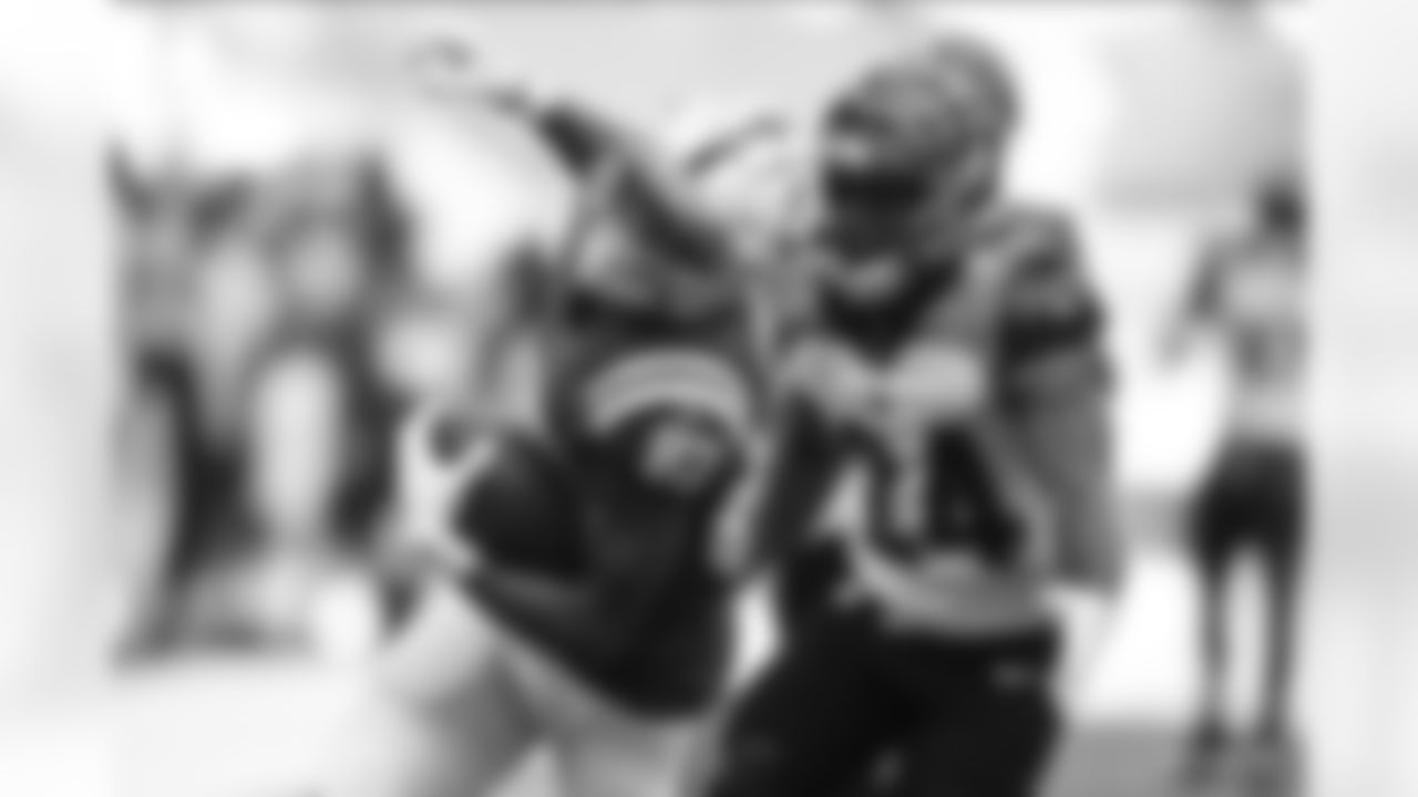 83 WR Marcus Johnson