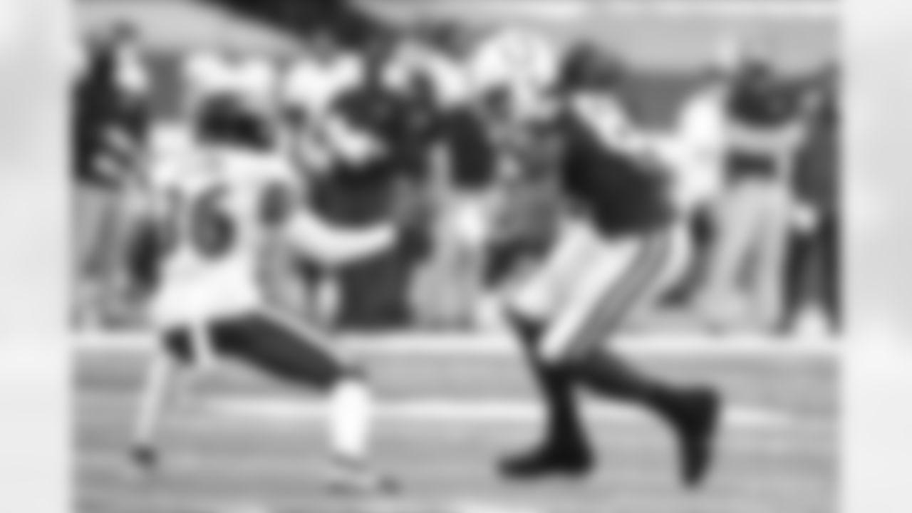 81 TE Mo Alie-Cox