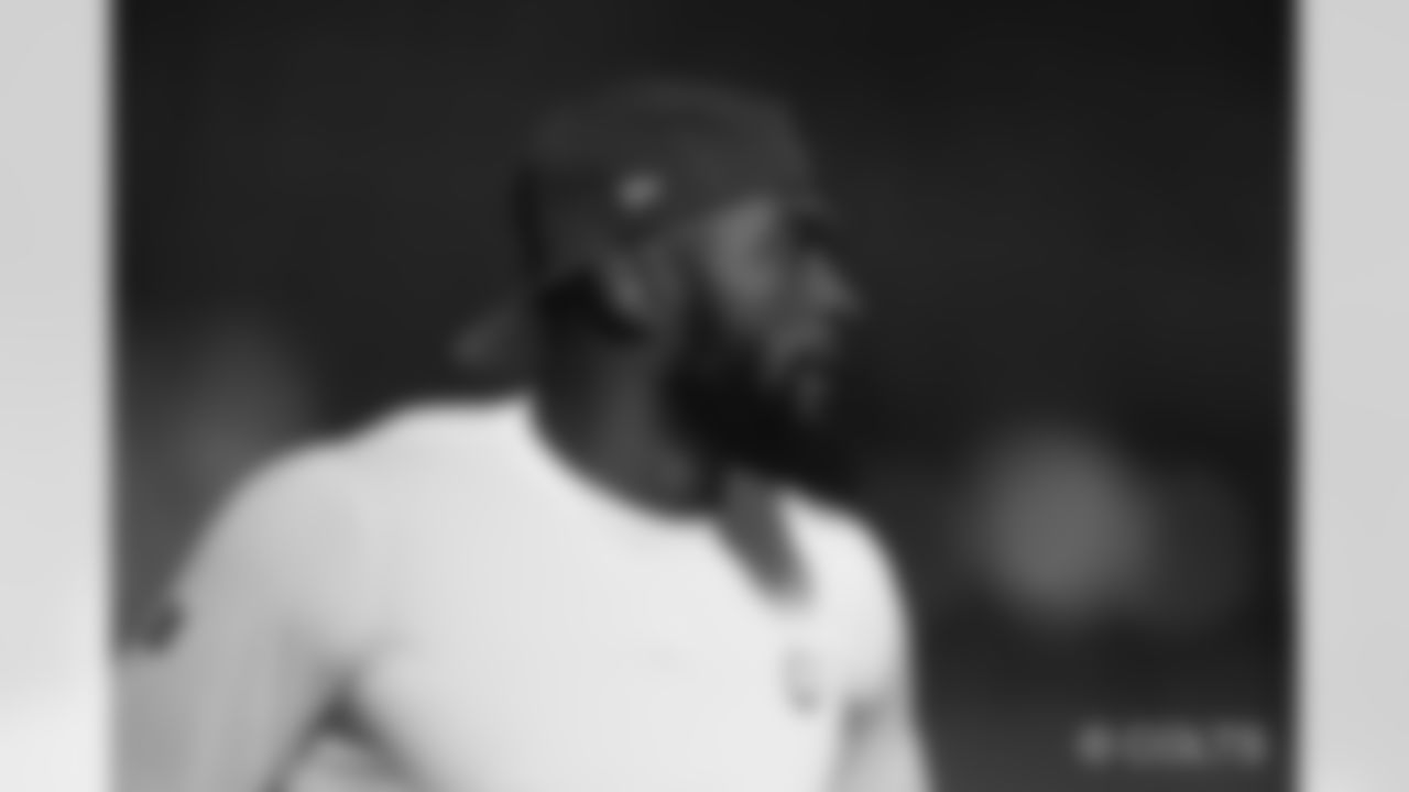 53 LB Darius Leonard