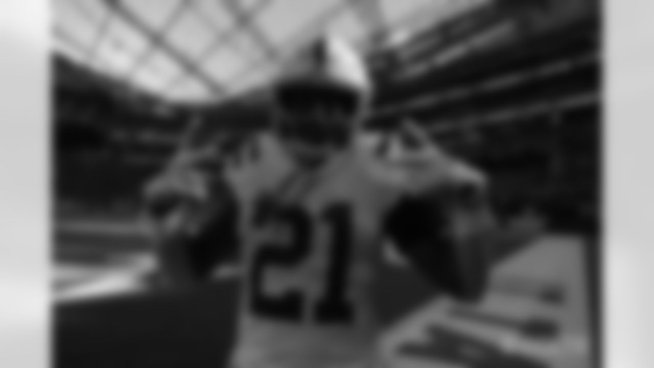 21 RB Nyheim Hines