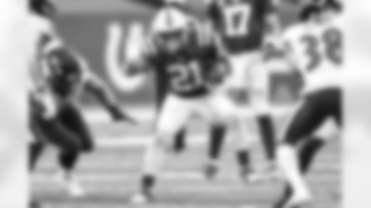 21 RB Nyheim Hines