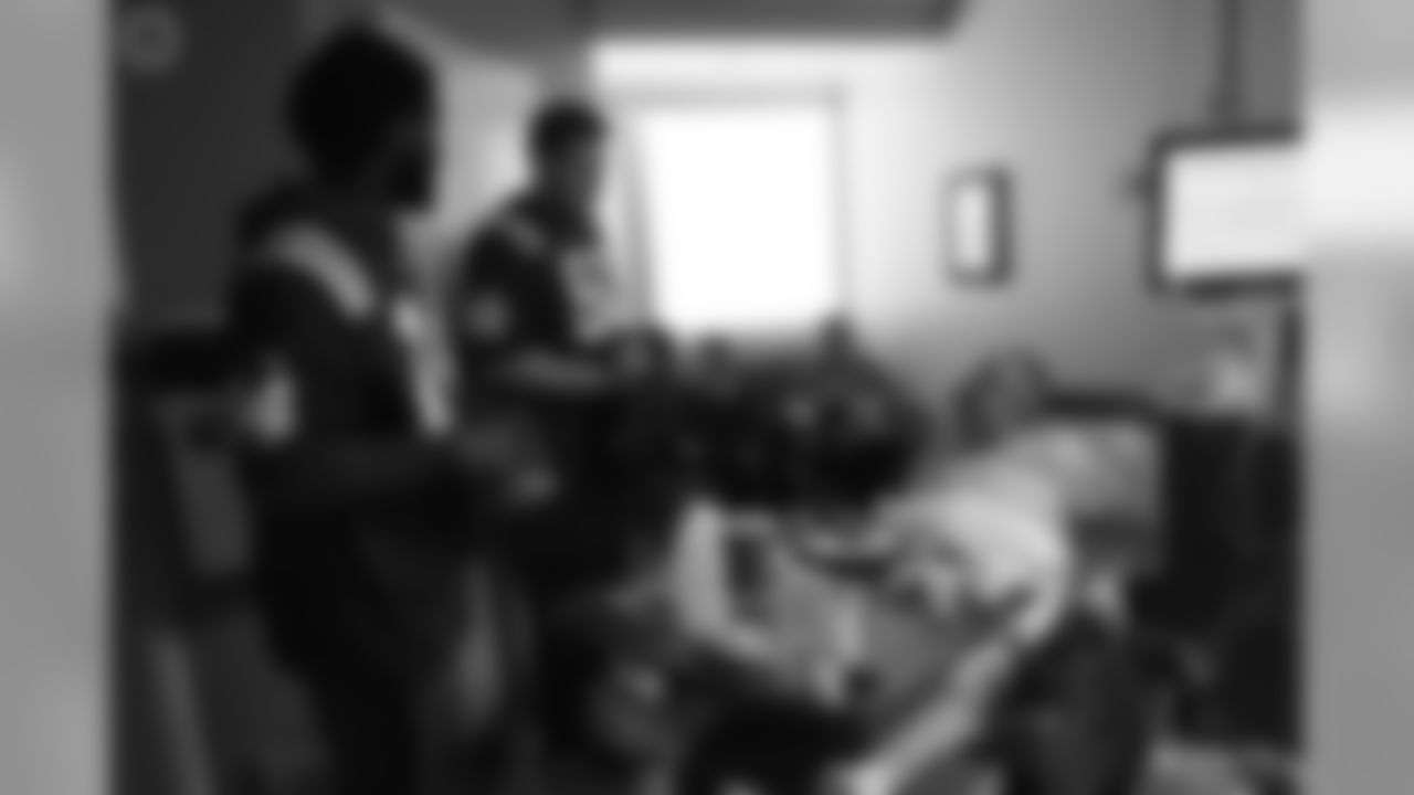 2019_1104_VAHospitalVisit_0021
