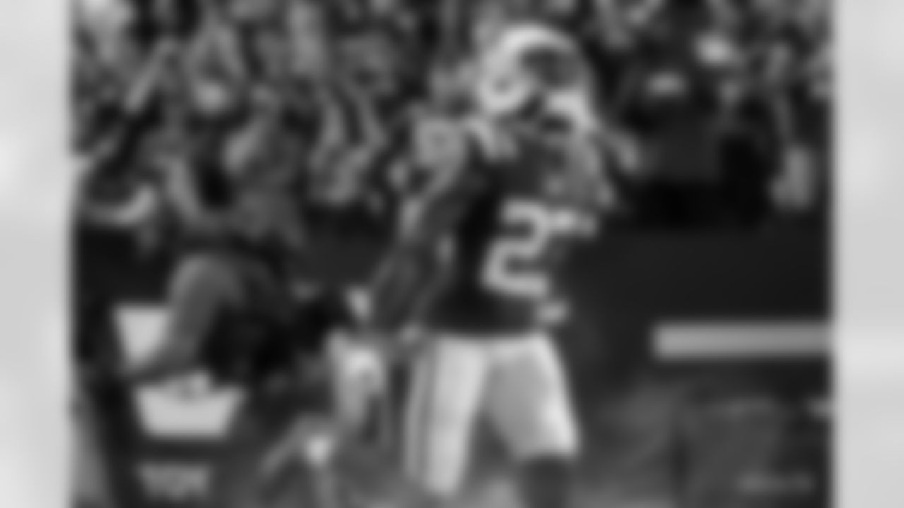 23 CB Kenny Moore II