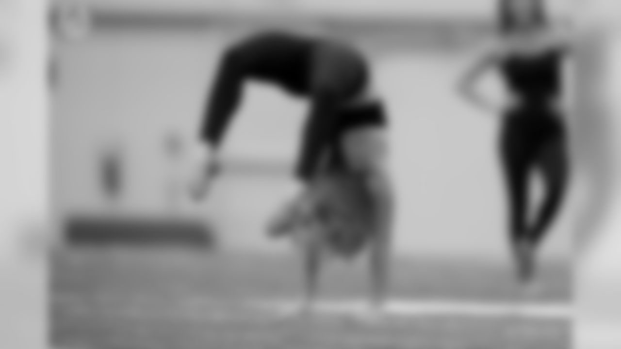 A behind the scenes look at the 2019 cheer finalists during last nights dance practice.