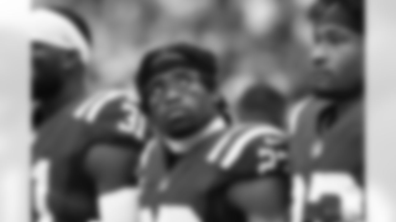 23 CB Kenny Moore II