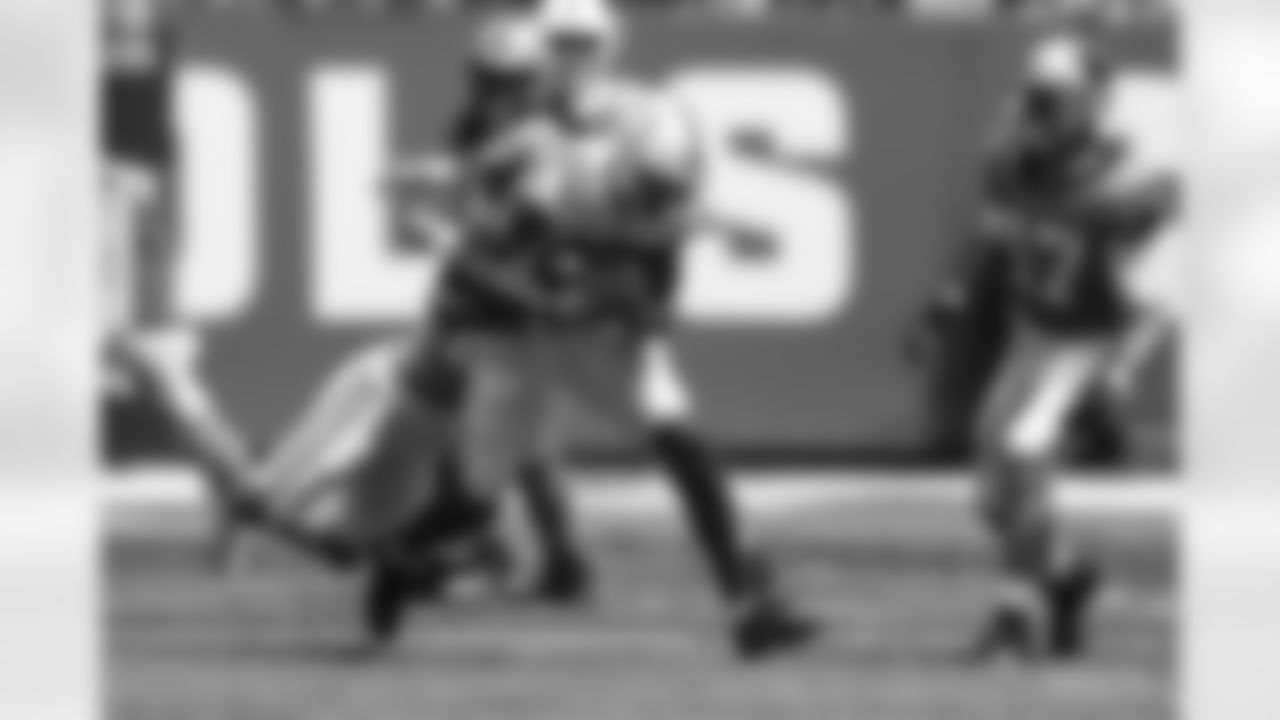 17 WR Mike Strachan