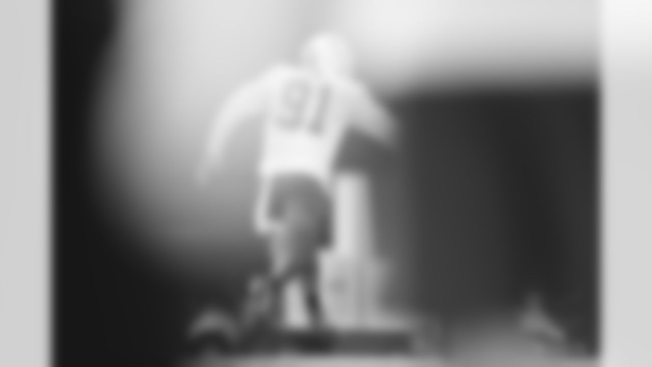 91 DE Yannick Ngakoue