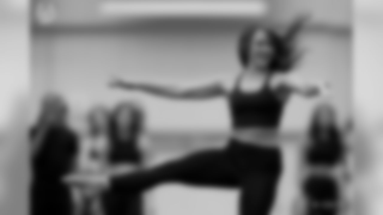 A behind the scenes look at the 2019 cheer finalists during last nights dance practice.