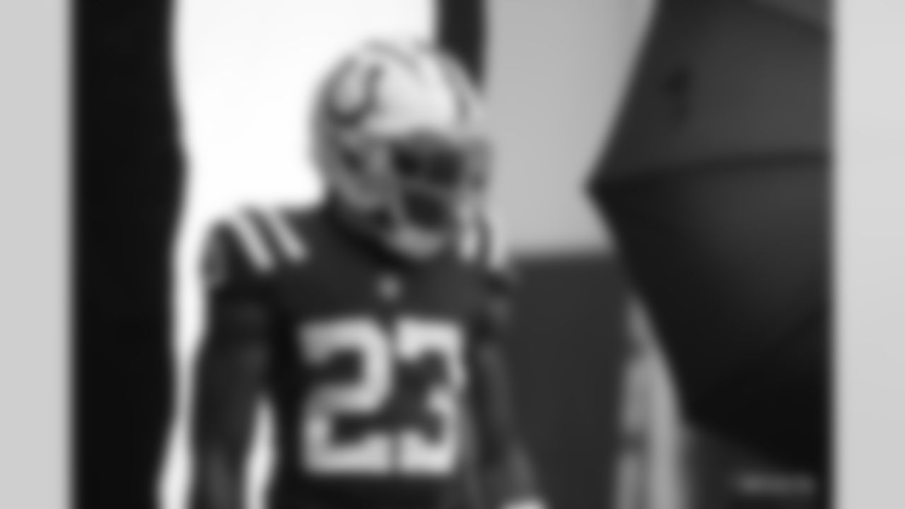 23 CB Kenny Moore II