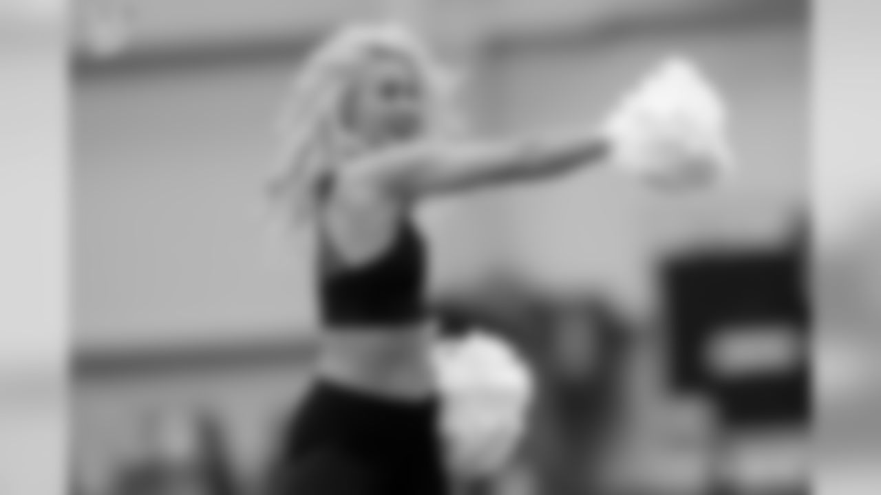 A behind the scenes look at the 2019 cheer finalists during last nights dance practice.