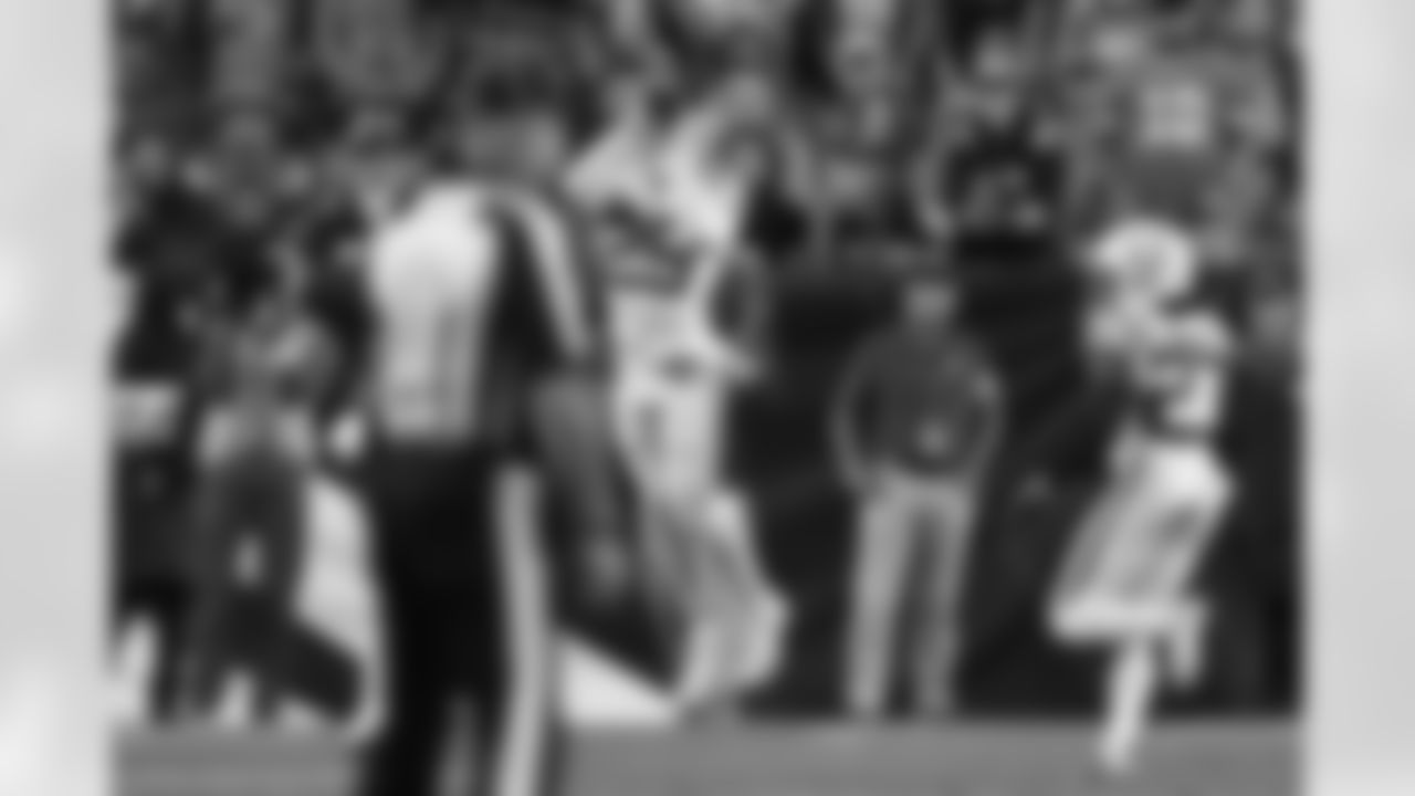 23 CB Kenny Moore II, #25 CB Rodney Thomas II