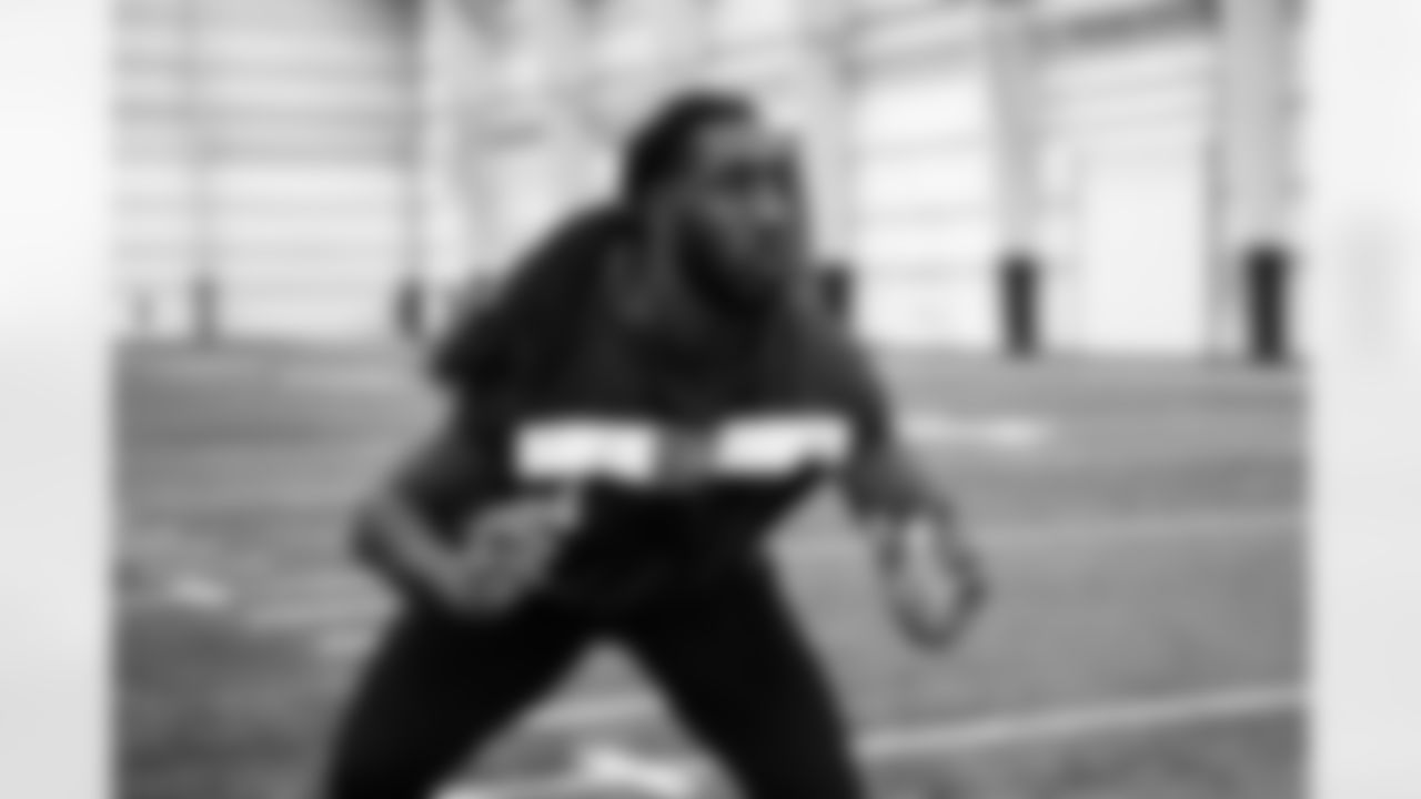 Players train during Phase I of offseason workouts.
81 TE Mo Alie-Cox,
