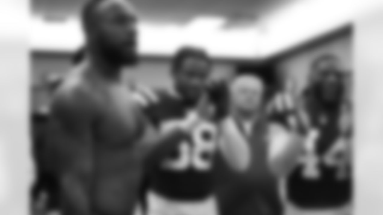91 DE Yannick Ngakoue, #58 LB Bobby Okereke, #44 LB Zaire Franklin