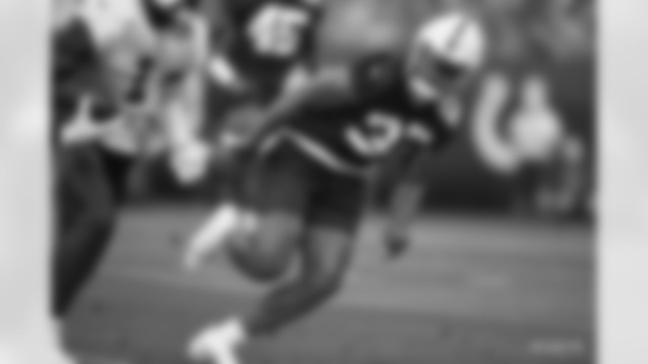 32 S Julian Blackmon