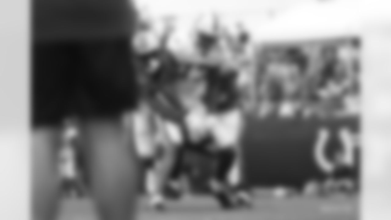 17 WR Mike Strachan