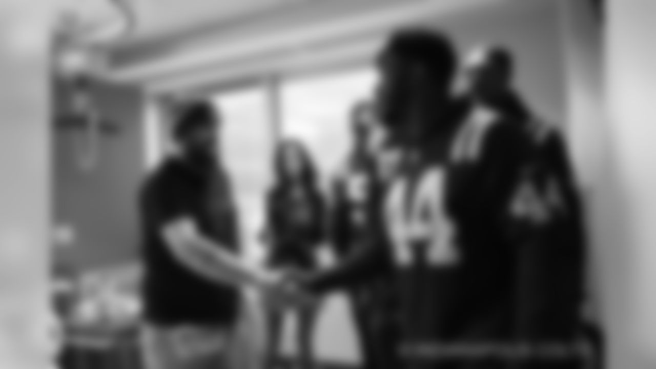 2018_1112_ CM_VAHospitalVisit0055