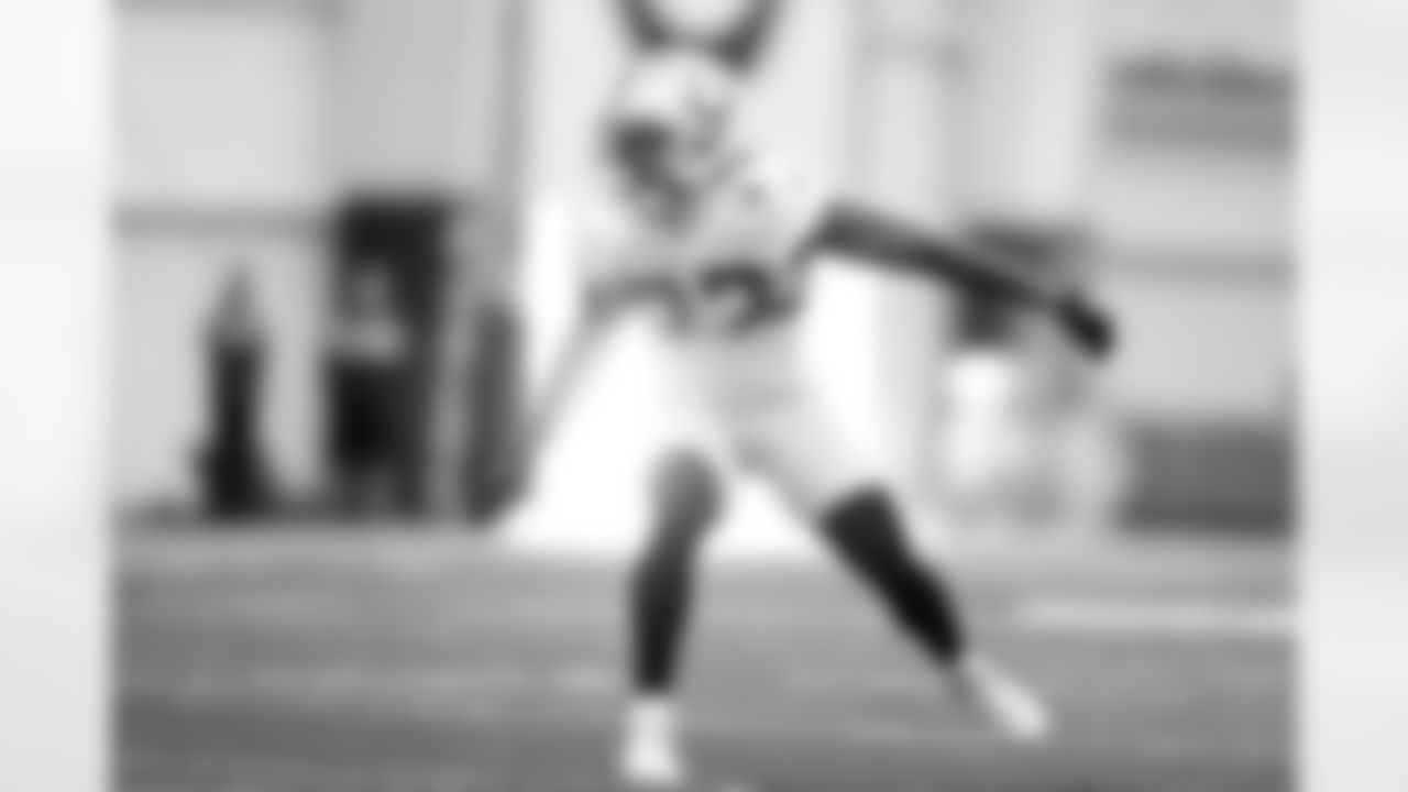 23 CB Kenny Moore II