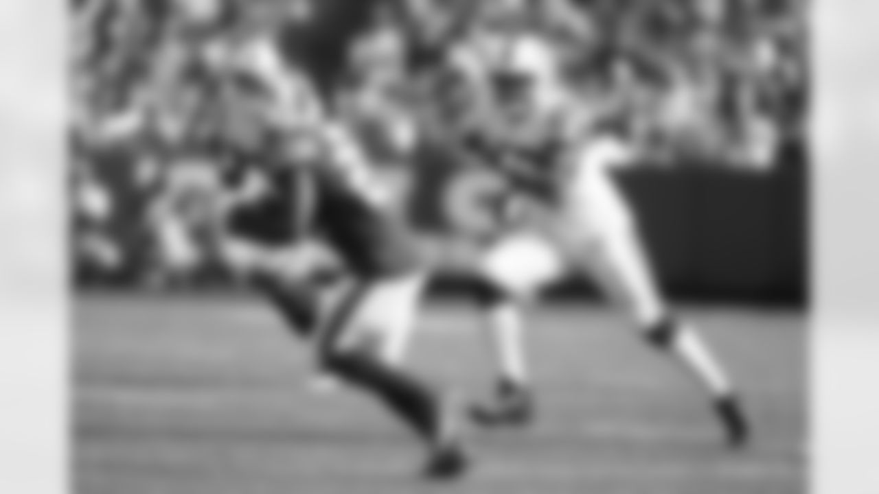 68 DT Byron Cowart