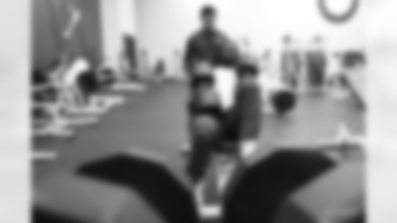 59 LB Ifeadi Odenigbo, Sam Khym Functional Movement Therapist/Conditioning