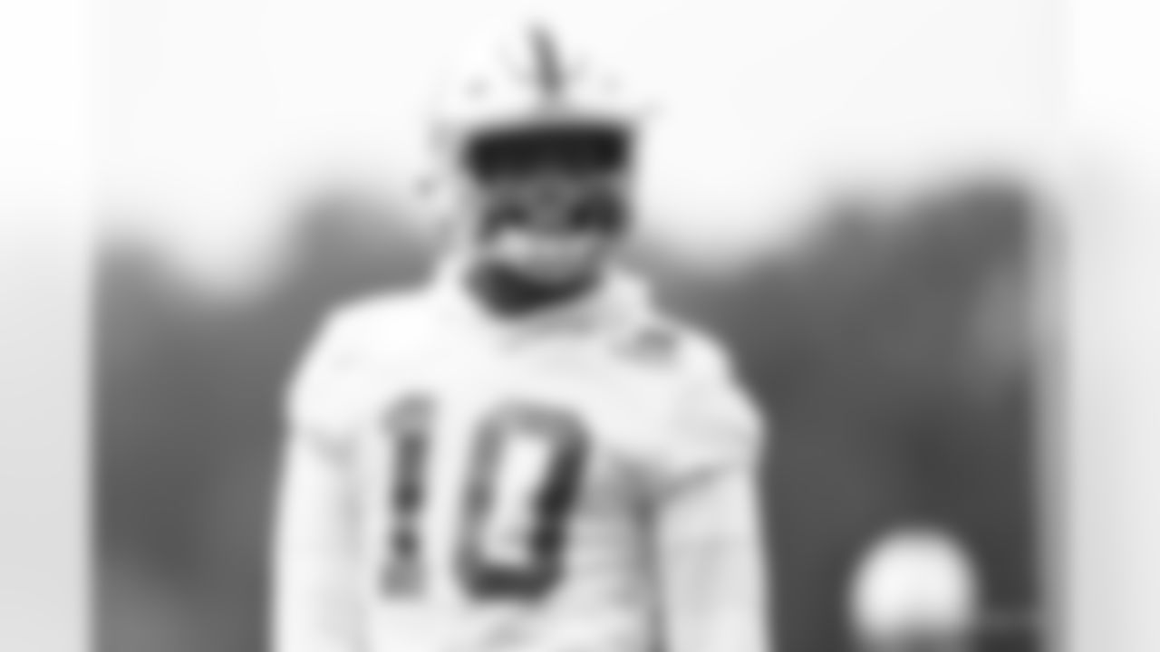 53 LB Darius Leonard