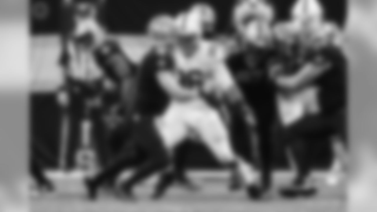 96 tackle Denico Autry