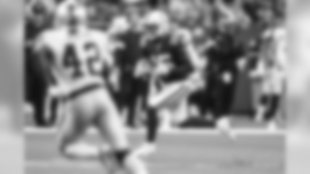 15 wide receiver Parris Campbell